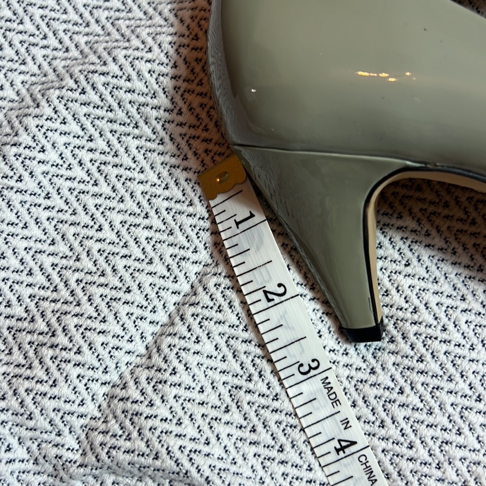 New Vince Camuto pumps - Picture 7 of 7